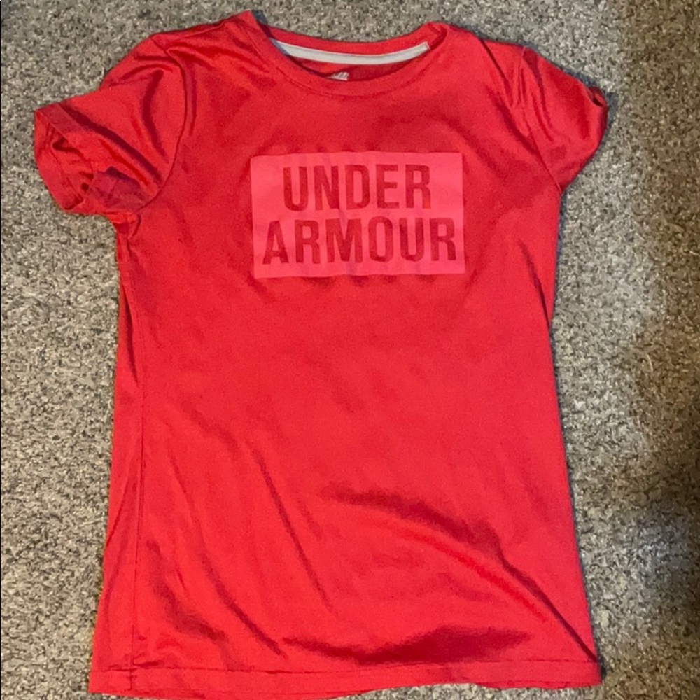 Women’s small Under Armour heatgear shirt